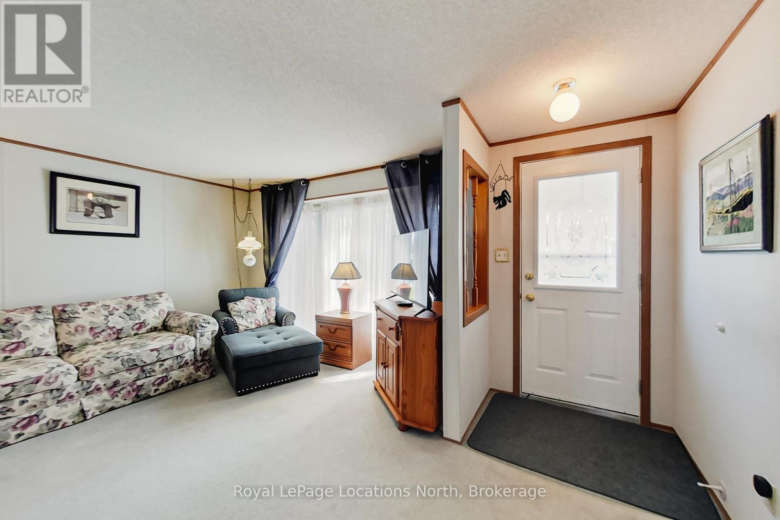 5 Murray Drive, Wasaga Beach, Ontario  L9Z 1K3 - Photo 4 - S13057566