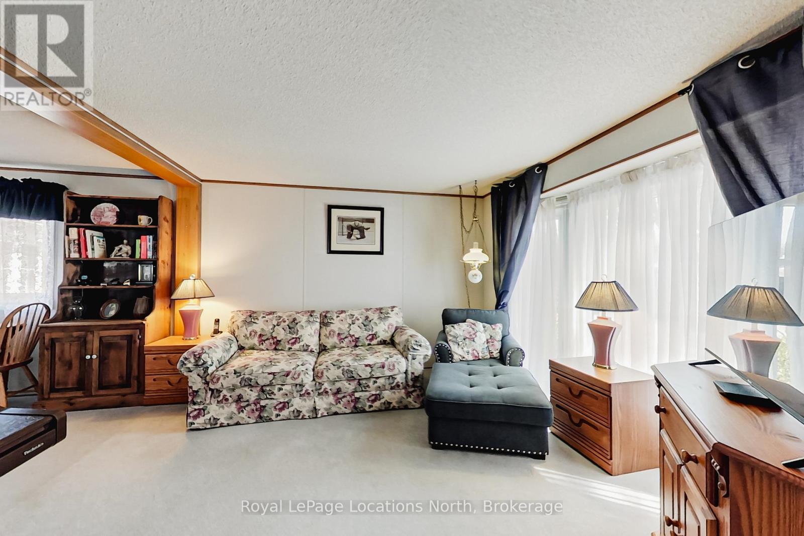 5 Murray Drive, Wasaga Beach, Ontario  L9Z 1K3 - Photo 6 - S13057566