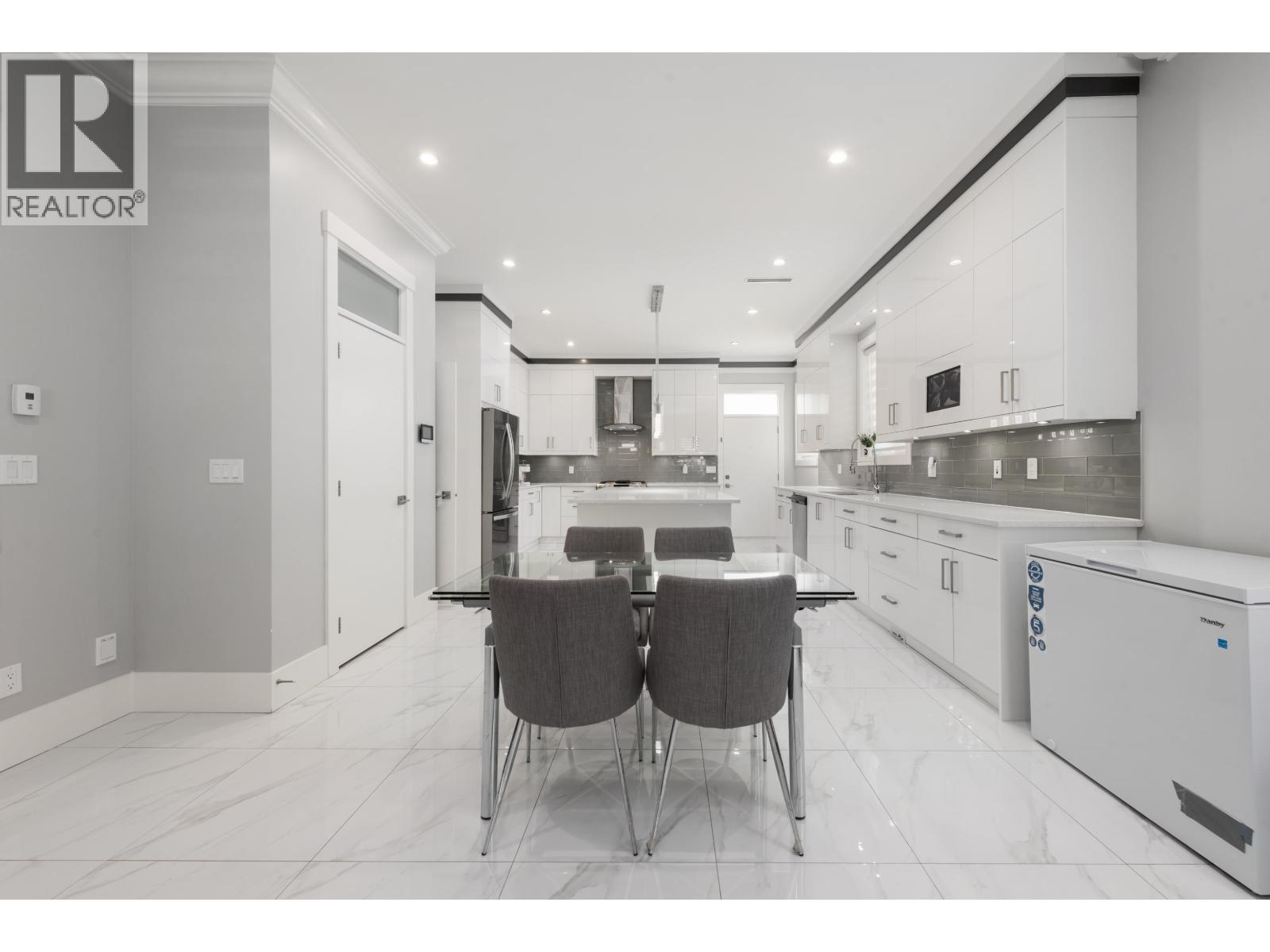 1135 Yorston Court, Burnaby, British Columbia  V5A 2T8 - Photo 7 - R3117229