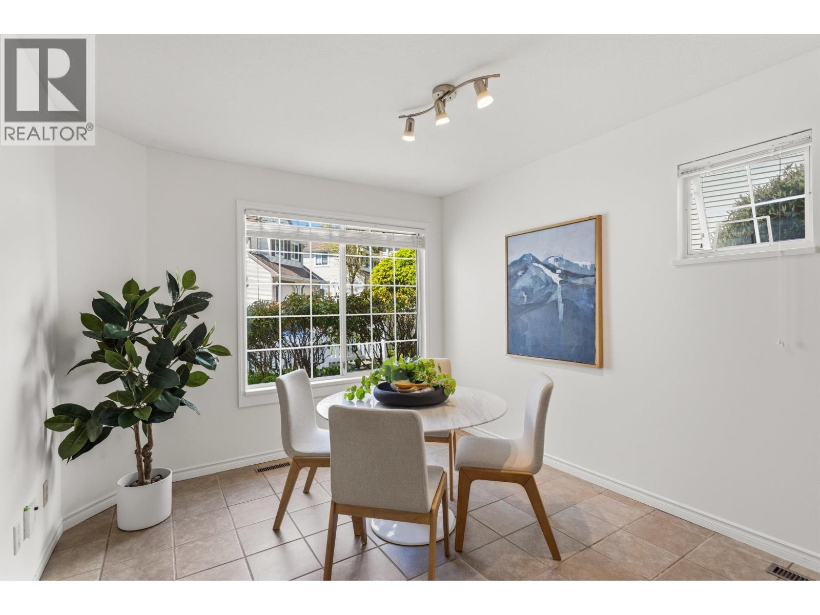 10 3939 Indian River Drive, North Vancouver, British Columbia  V7G 2P5 - Photo 11 - R3117230