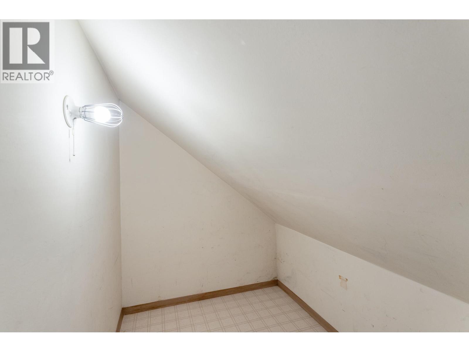 10 3939 Indian River Drive, North Vancouver, British Columbia  V7G 2P5 - Photo 15 - R3117230