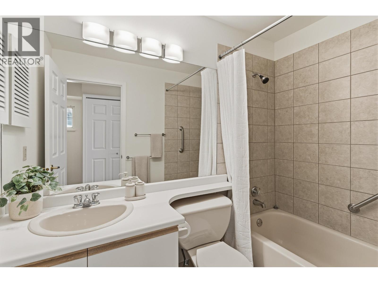 10 3939 Indian River Drive, North Vancouver, British Columbia  V7G 2P5 - Photo 19 - R3117230