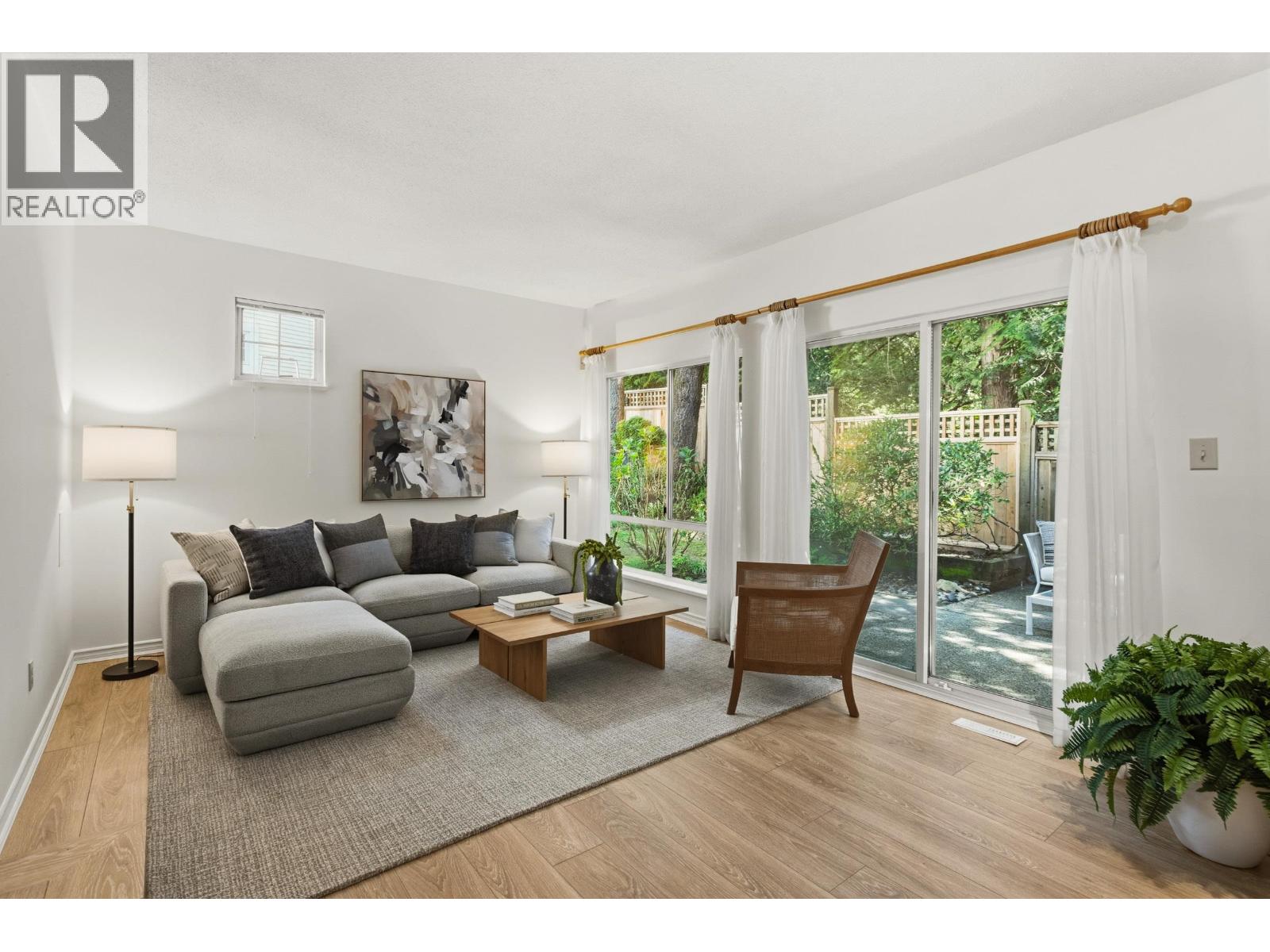 10 3939 Indian River Drive, North Vancouver, British Columbia  V7G 2P5 - Photo 2 - R3117230