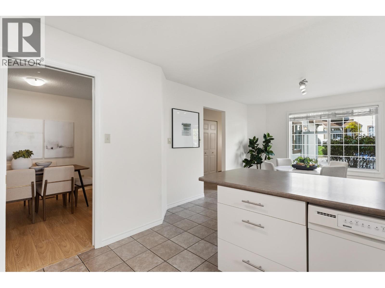 10 3939 Indian River Drive, North Vancouver, British Columbia  V7G 2P5 - Photo 8 - R3117230