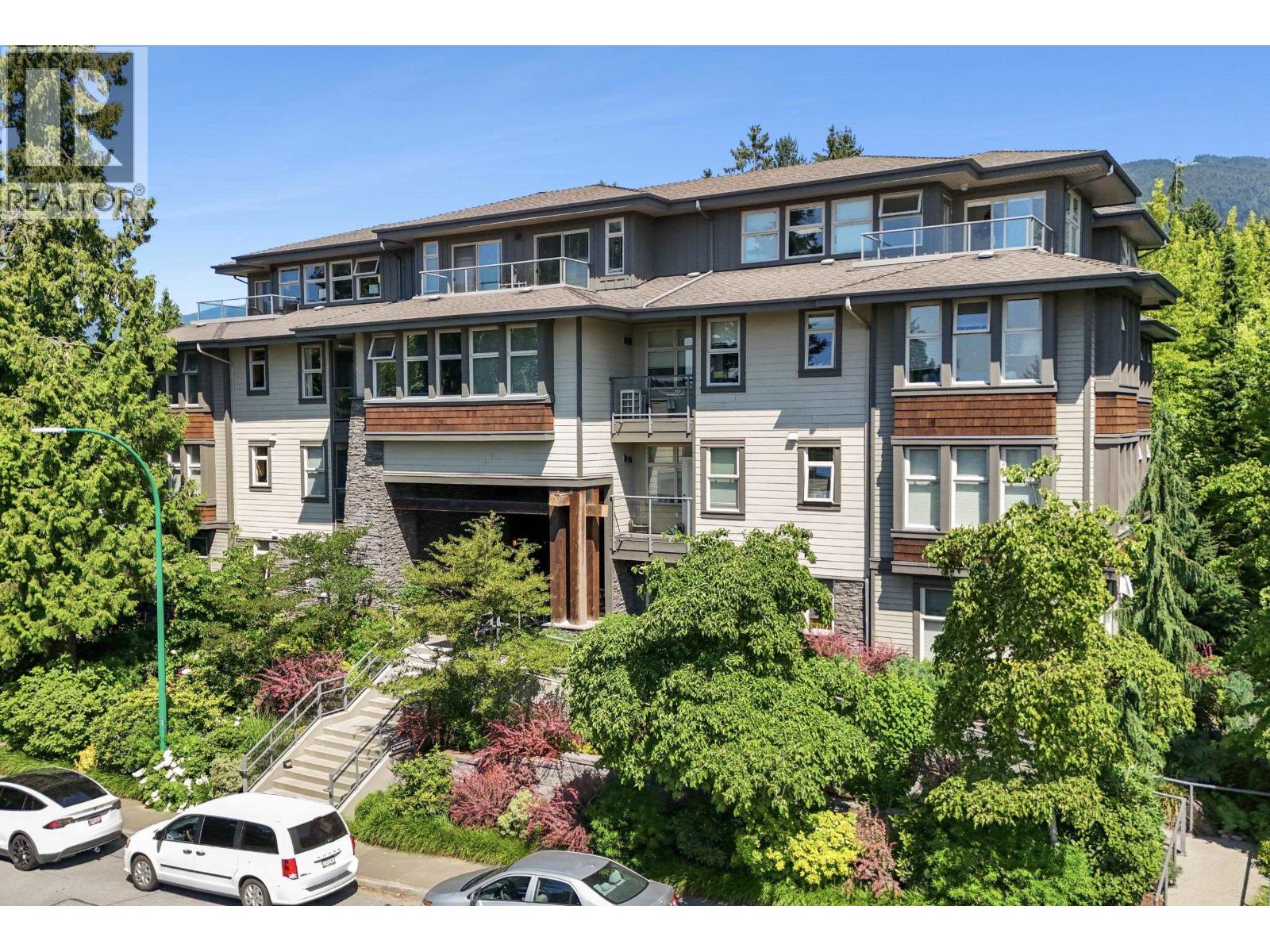 208 188 W 29 STREET, North Vancouver, British Columbia