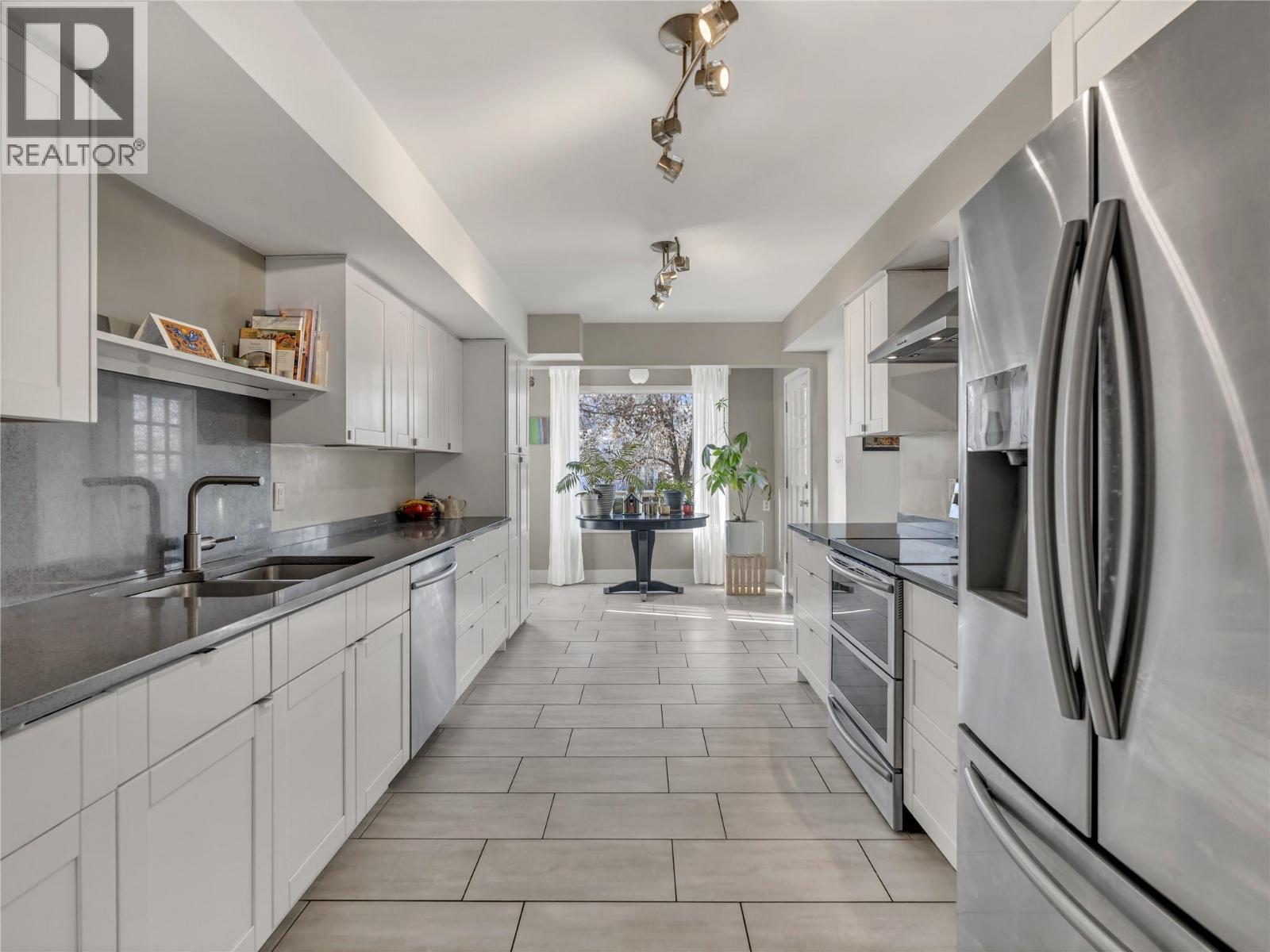 114 Murray Drive, Penticton, British Columbia  V2A 7E4 - Photo 7 - 10384918