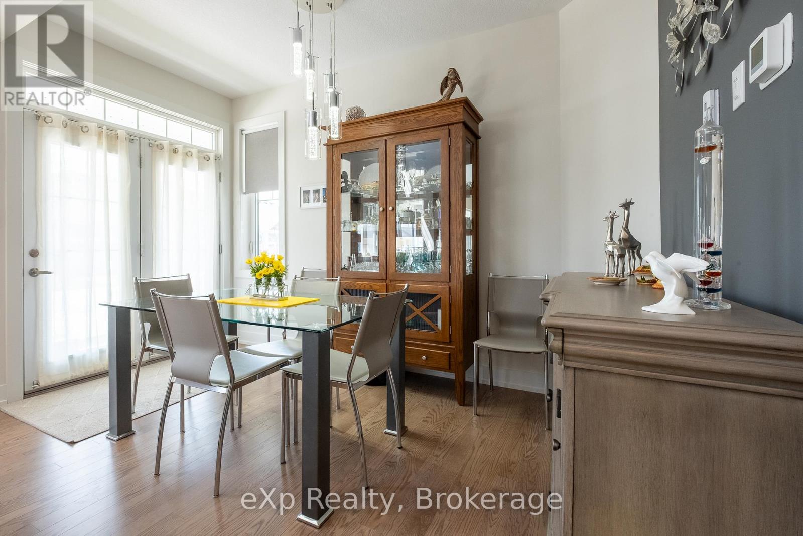 300 Sandpiper Lane, Georgian Bluffs, Ontario  N0H 1S0 - Photo 10 - X12996260