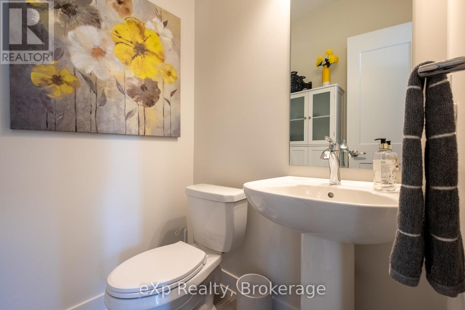 300 Sandpiper Lane, Georgian Bluffs, Ontario  N0H 1S0 - Photo 17 - X12996260