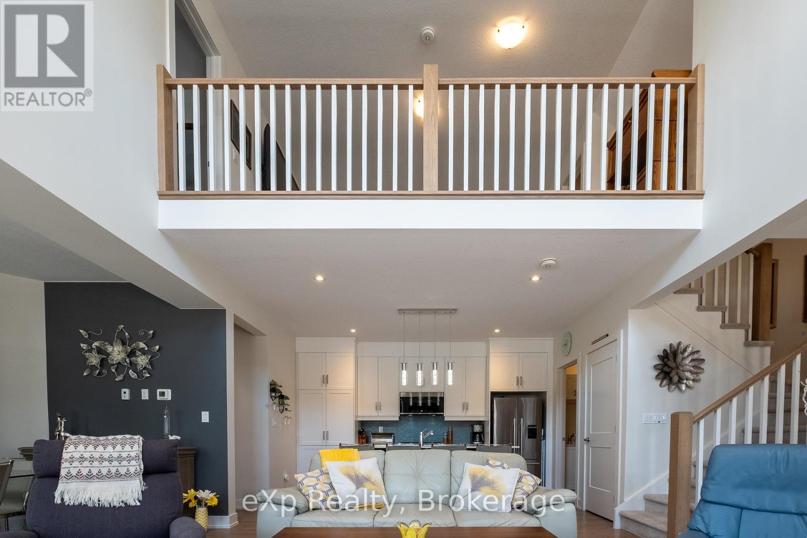 300 Sandpiper Lane, Georgian Bluffs, Ontario  N0H 1S0 - Photo 21 - X12996260