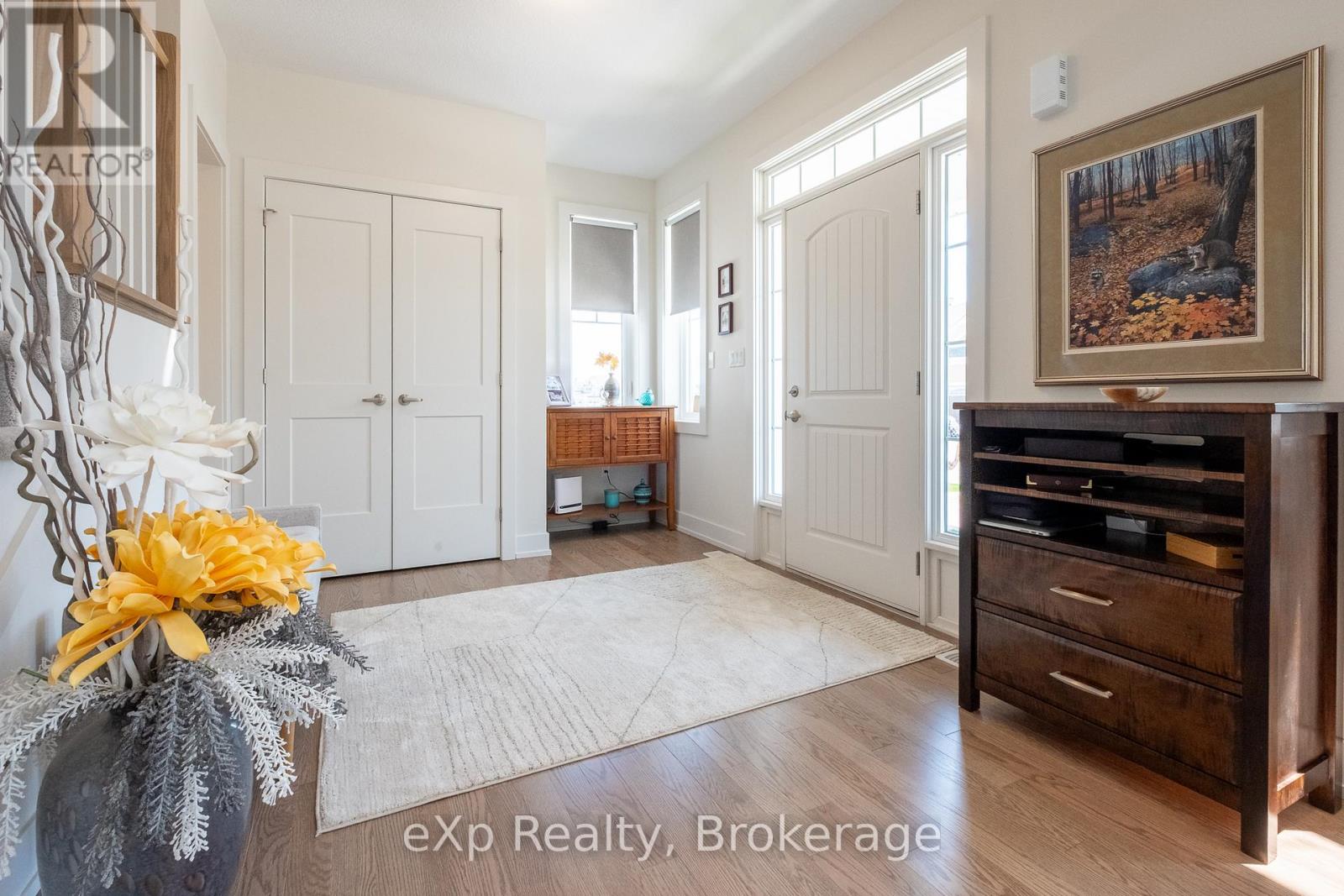 300 Sandpiper Lane, Georgian Bluffs, Ontario  N0H 1S0 - Photo 5 - X12996260