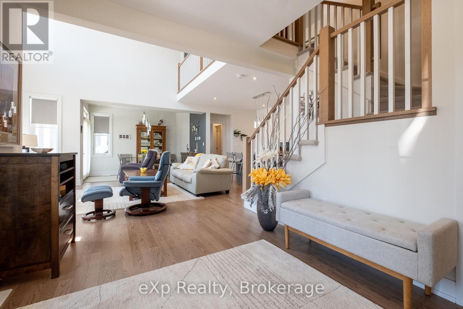 300 Sandpiper Lane, Georgian Bluffs, Ontario  N0H 1S0 - Photo 6 - X12996260