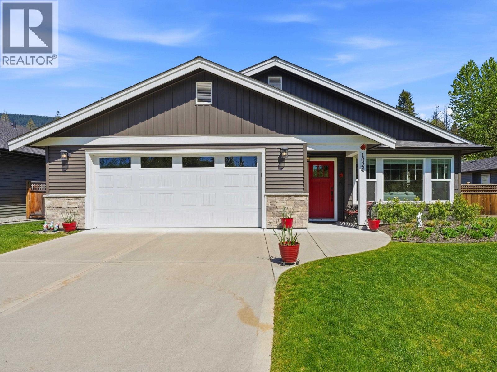 1024 CELIA CRESCENT, Gibsons, British Columbia