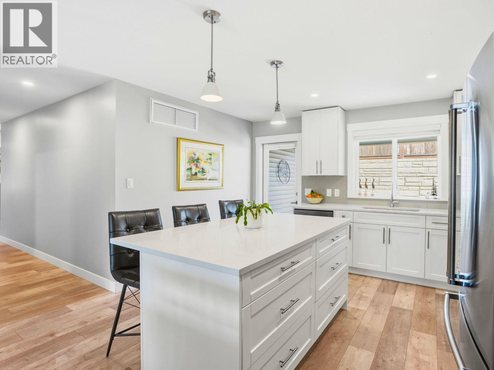 1024 Celia Crescent, Gibsons, British Columbia  V0N 1V7 - Photo 11 - R3117237