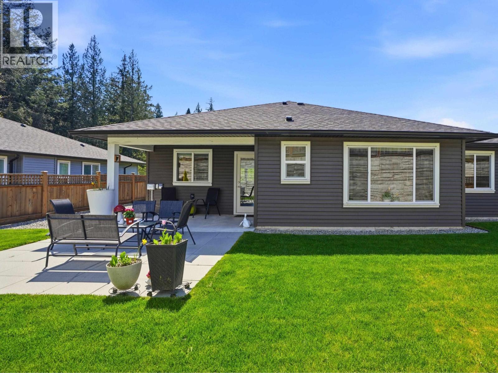 1024 Celia Crescent, Gibsons, British Columbia  V0N 1V7 - Photo 23 - R3117237