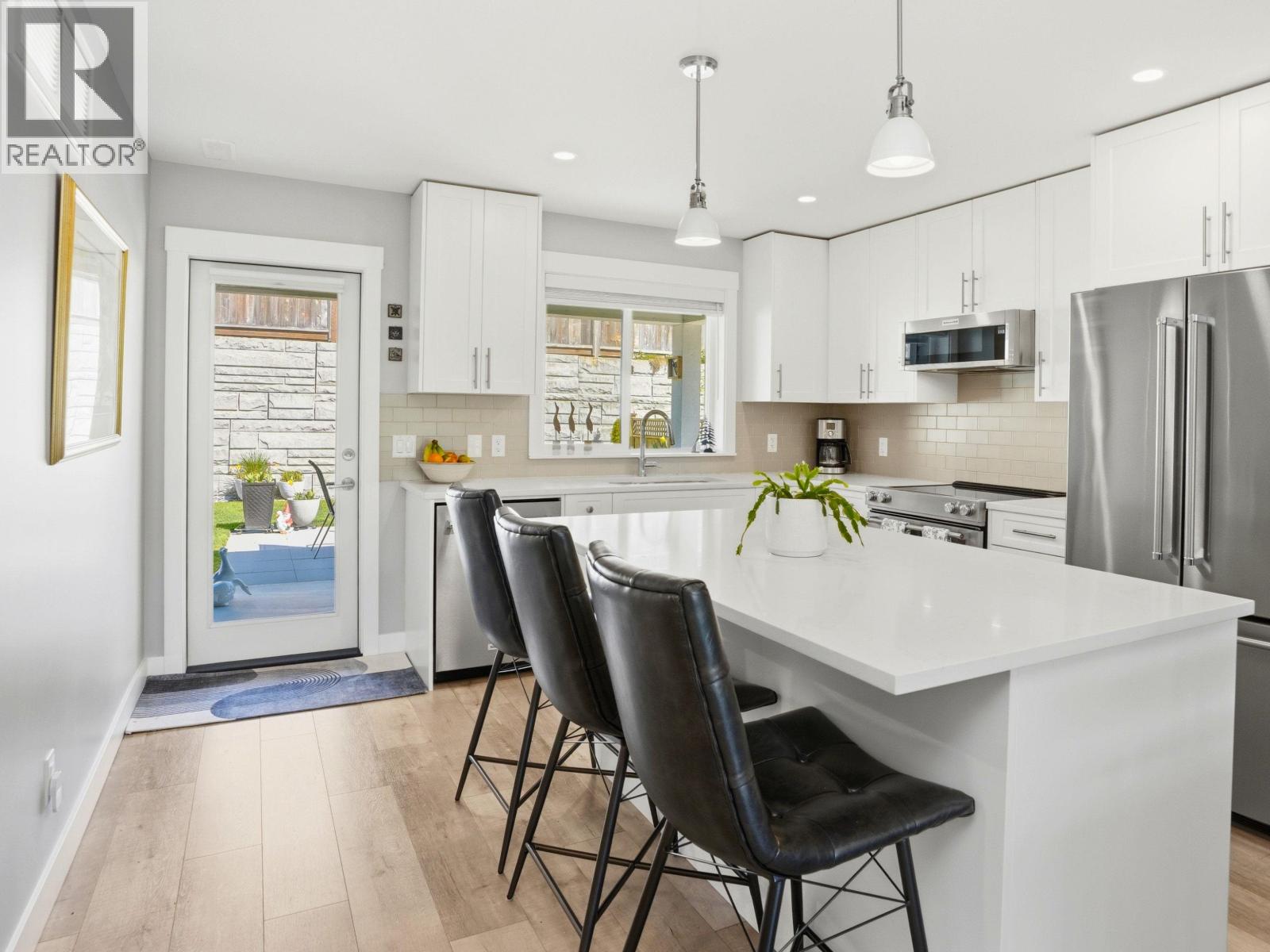 1024 Celia Crescent, Gibsons, British Columbia  V0N 1V7 - Photo 8 - R3117237