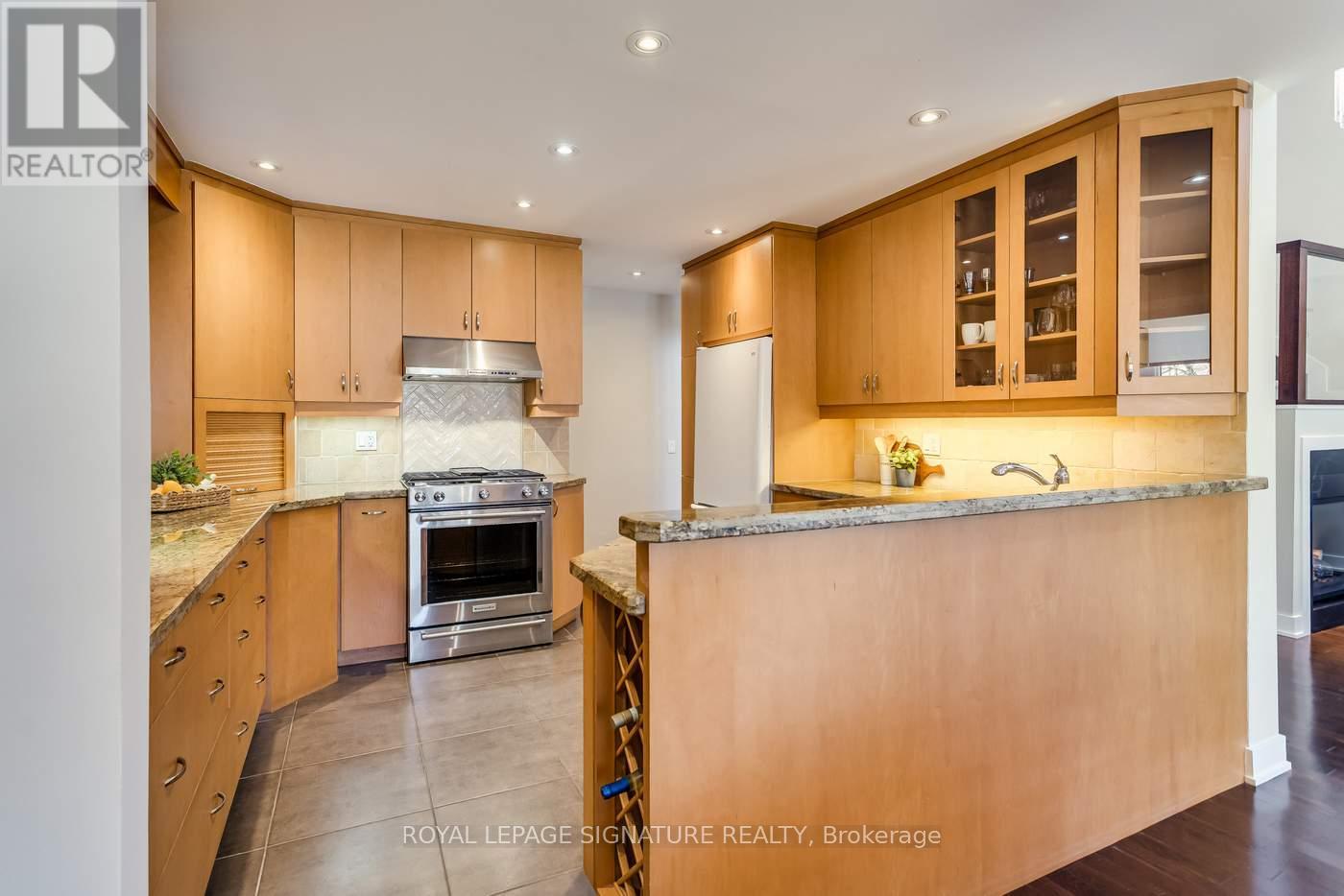 24 Wigan Crescent, Toronto, Ontario  M3H 3A4 - Photo 11 - C13057554