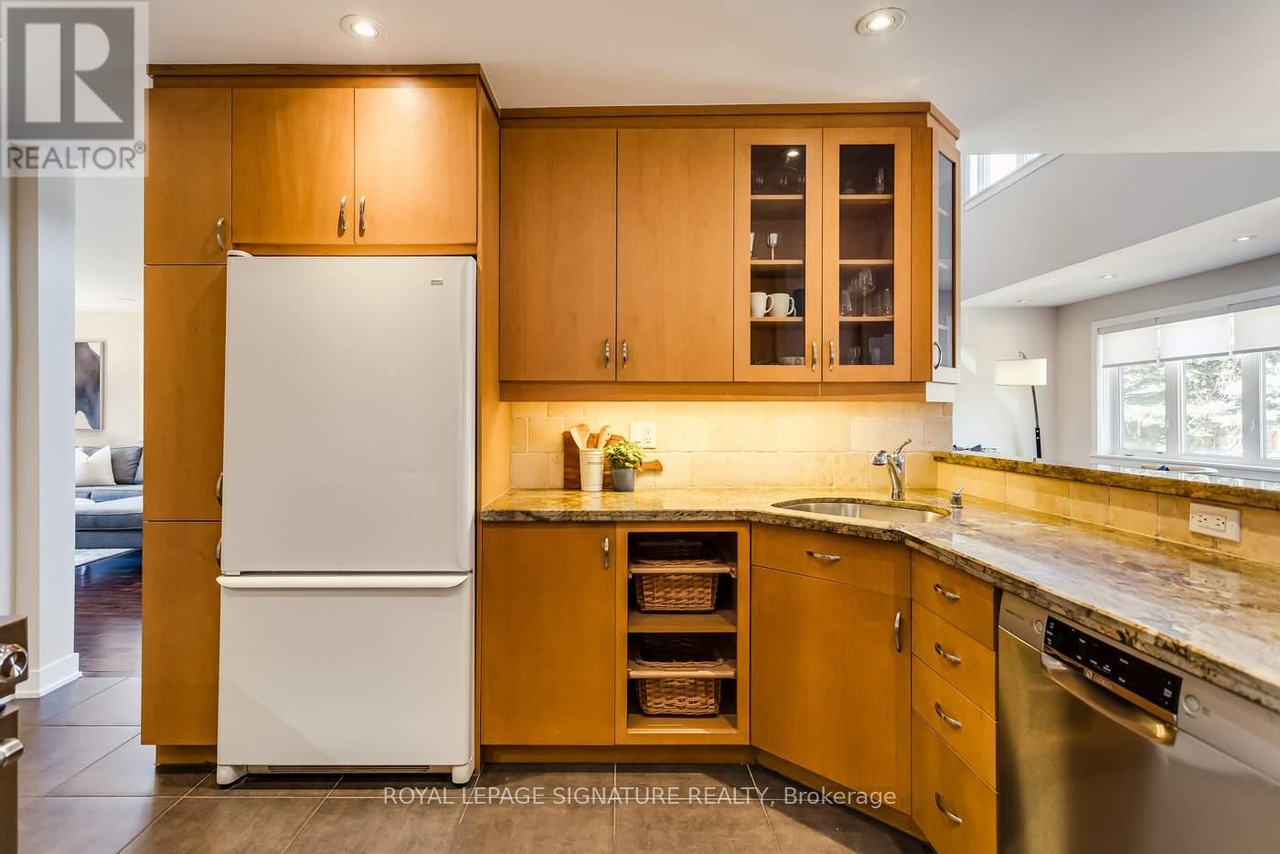 24 Wigan Crescent, Toronto, Ontario  M3H 3A4 - Photo 14 - C13057554