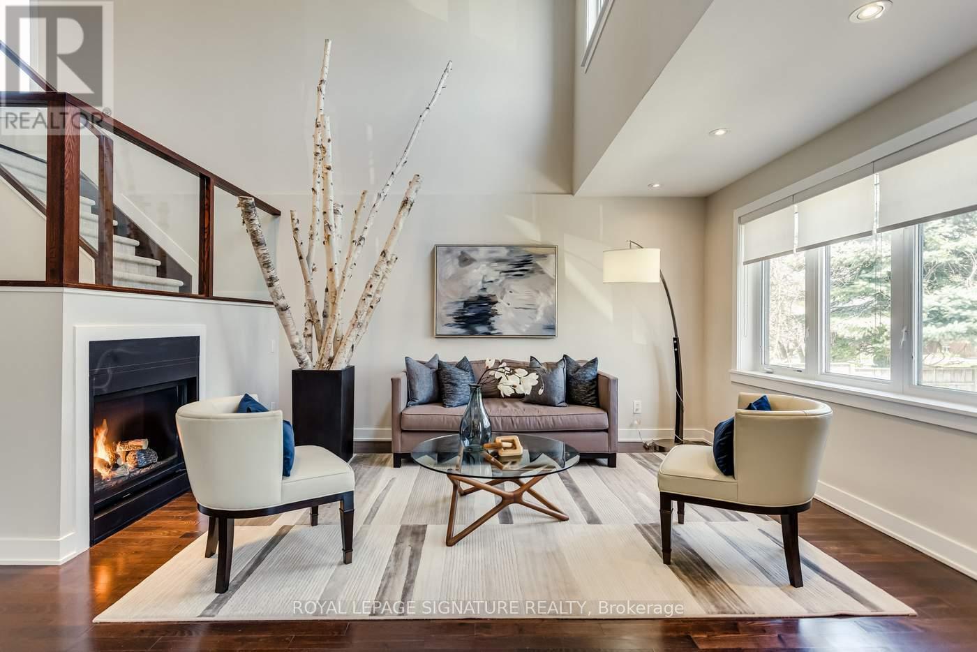 24 Wigan Crescent, Toronto, Ontario  M3H 3A4 - Photo 2 - C13057554