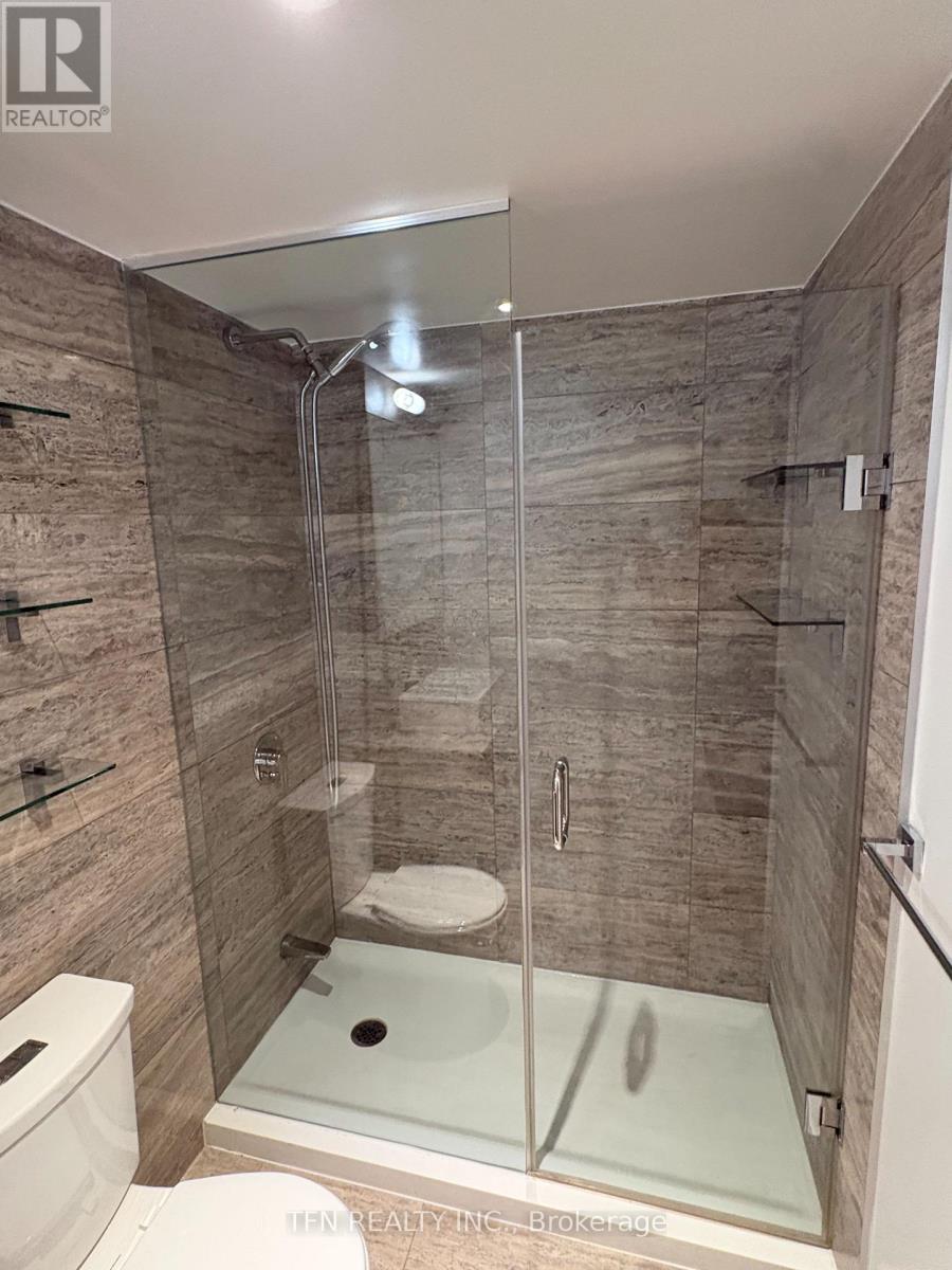 605 - 10 Capreol Court, Toronto, Ontario  M5V 4B3 - Photo 13 - C13057644