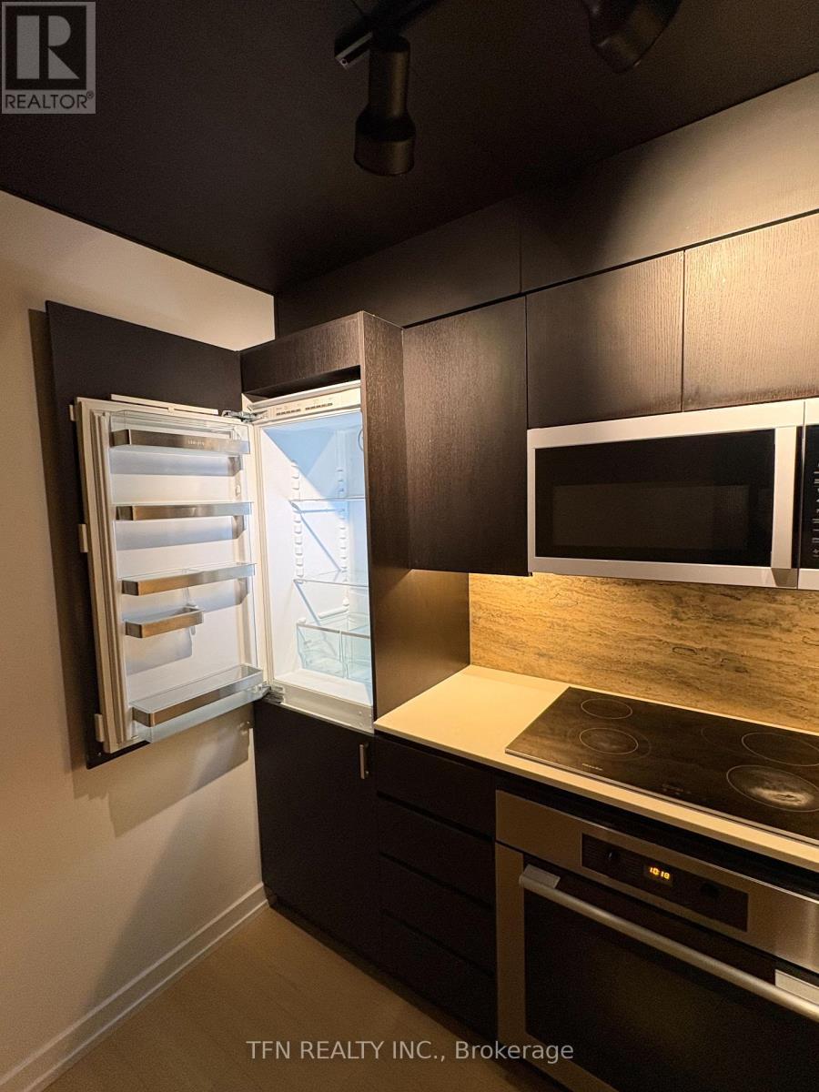 605 - 10 Capreol Court, Toronto, Ontario  M5V 4B3 - Photo 15 - C13057644