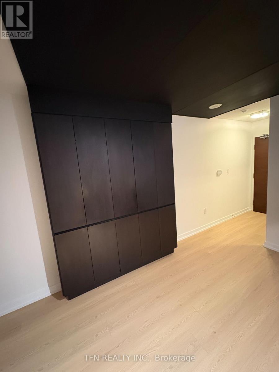 605 - 10 Capreol Court, Toronto, Ontario  M5V 4B3 - Photo 17 - C13057644