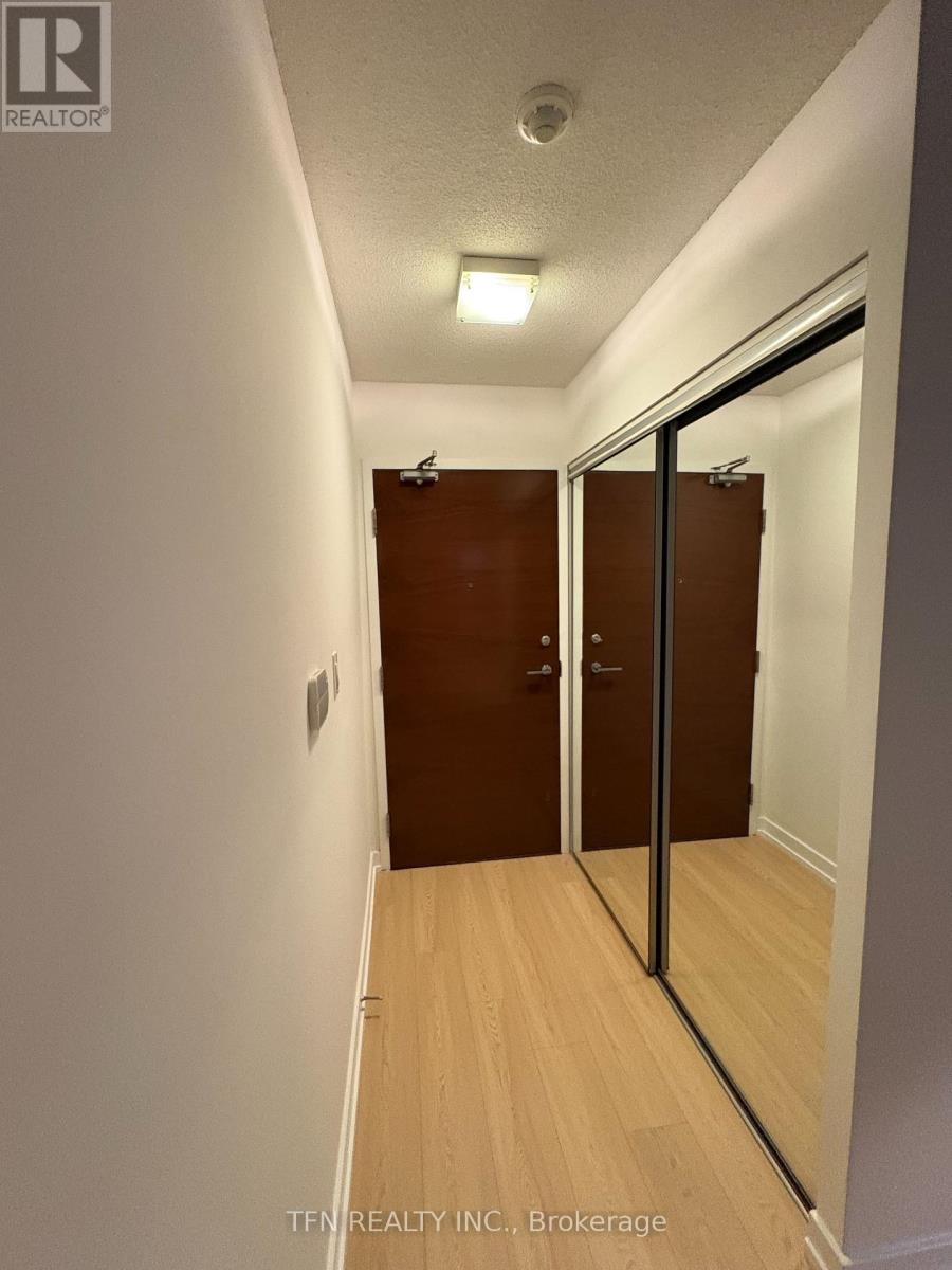 605 - 10 Capreol Court, Toronto, Ontario  M5V 4B3 - Photo 19 - C13057644