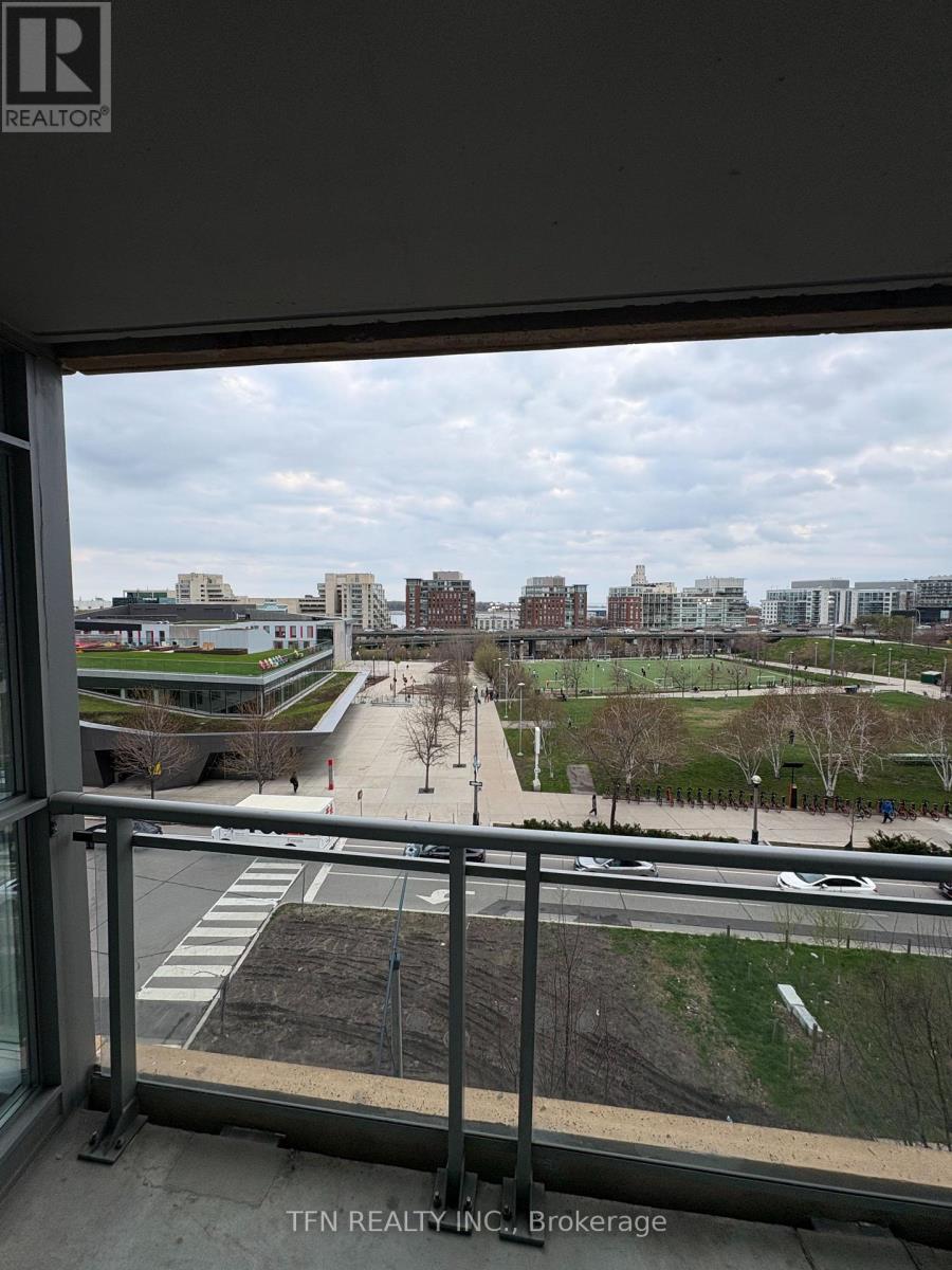 605 - 10 Capreol Court, Toronto, Ontario  M5V 4B3 - Photo 21 - C13057644