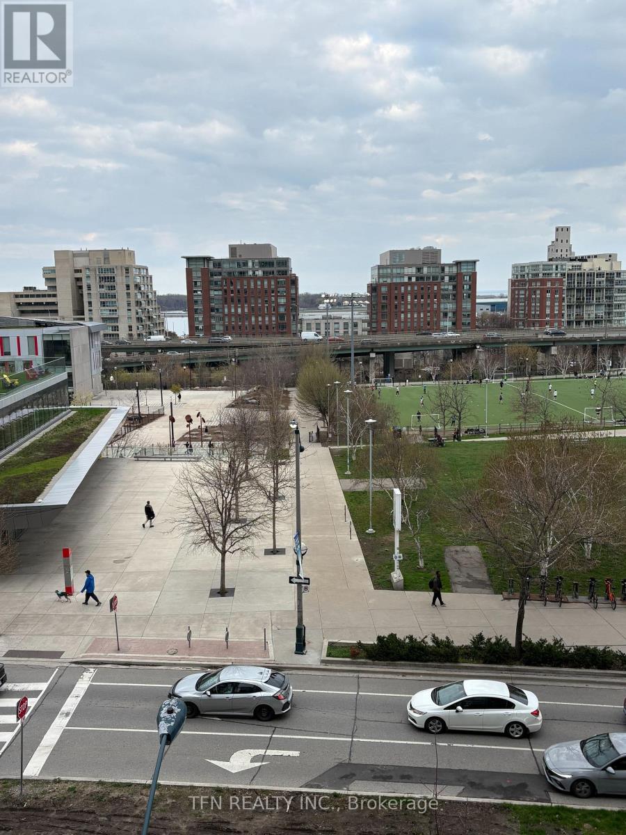 605 - 10 Capreol Court, Toronto, Ontario  M5V 4B3 - Photo 22 - C13057644