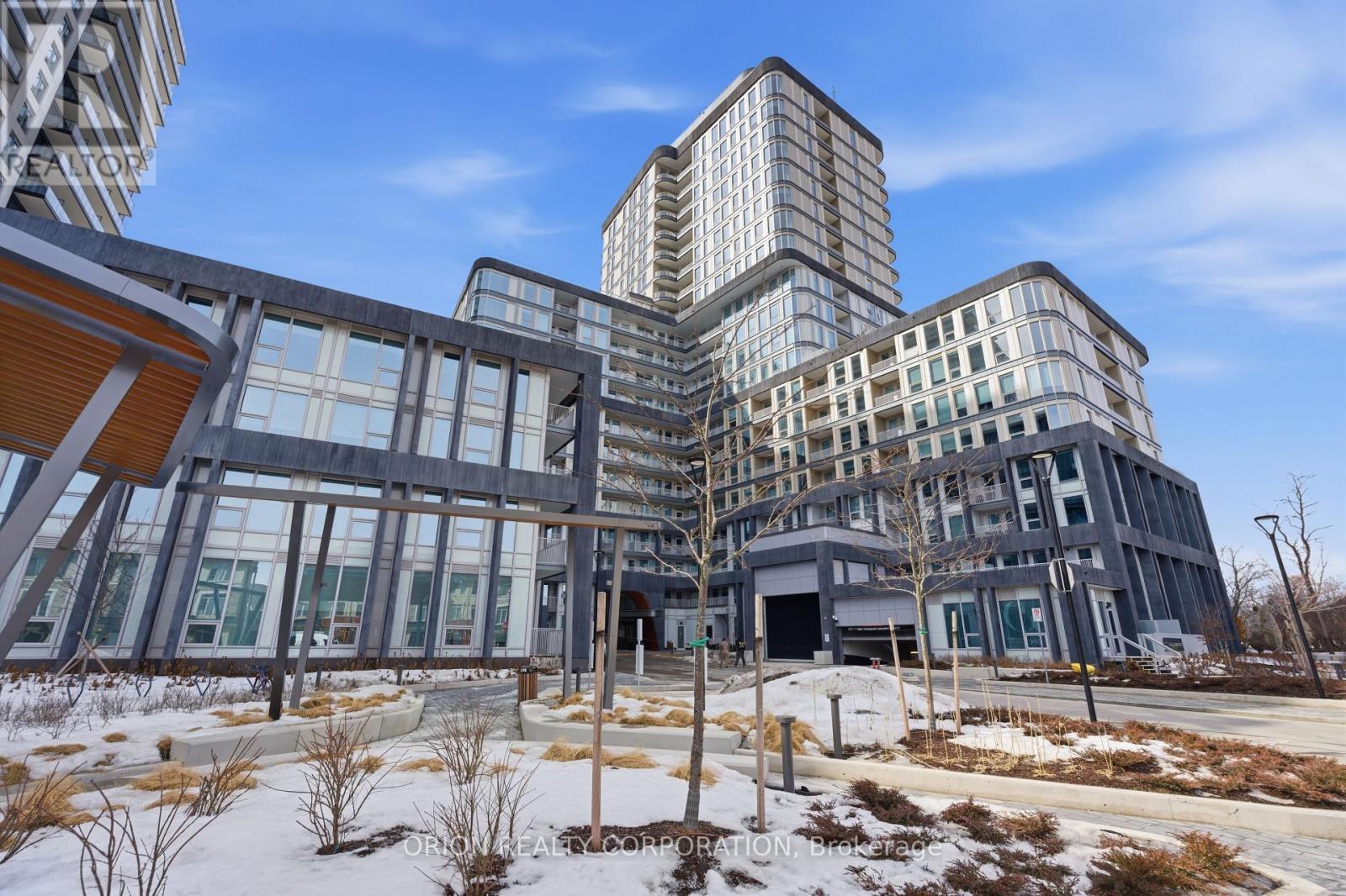 1704 - 3240 William Coltson Avenue, Oakville, Ontario  L6H 8C8 - Photo 1 - W13057668