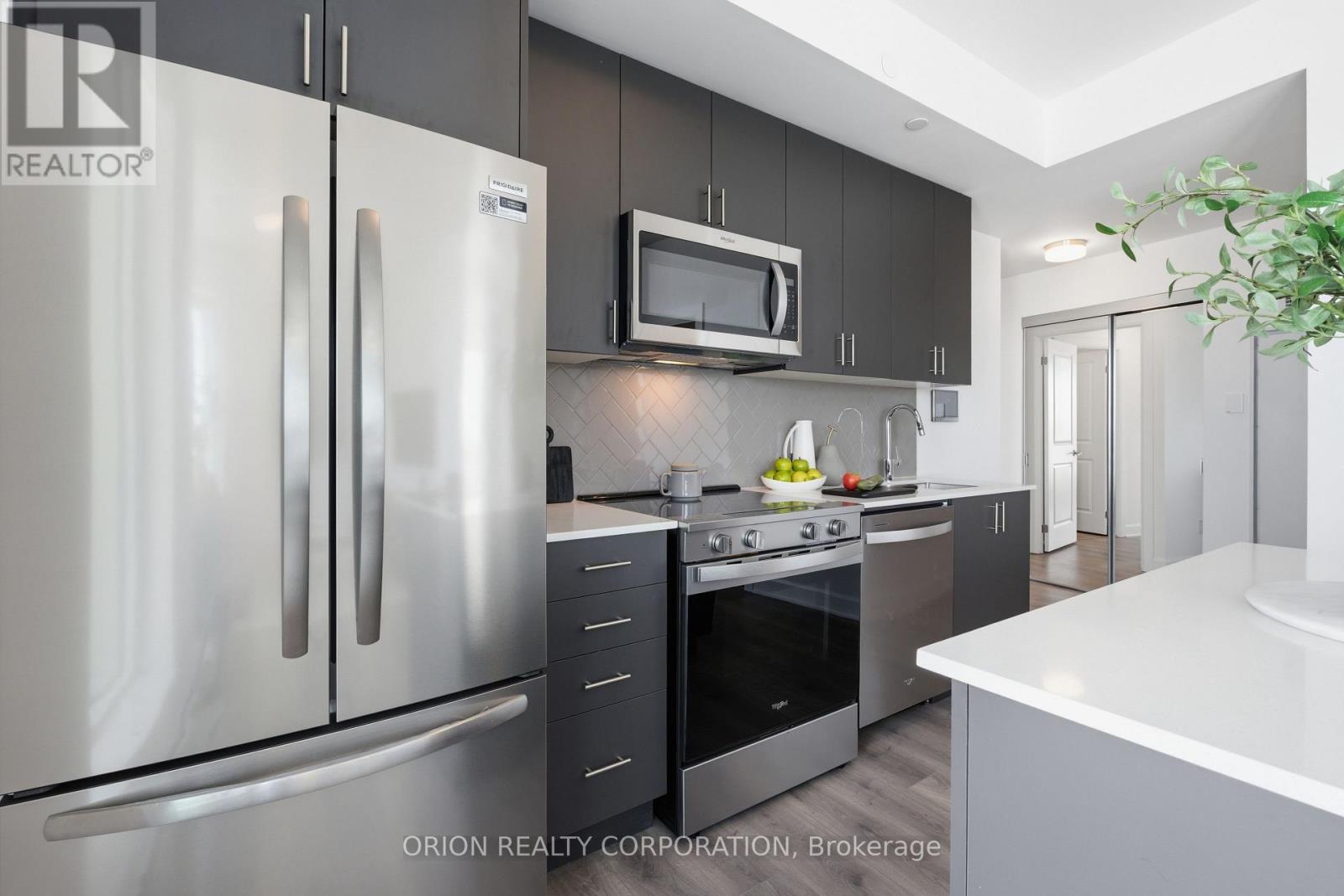 1704 - 3240 William Coltson Avenue, Oakville, Ontario  L6H 8C8 - Photo 19 - W13057668