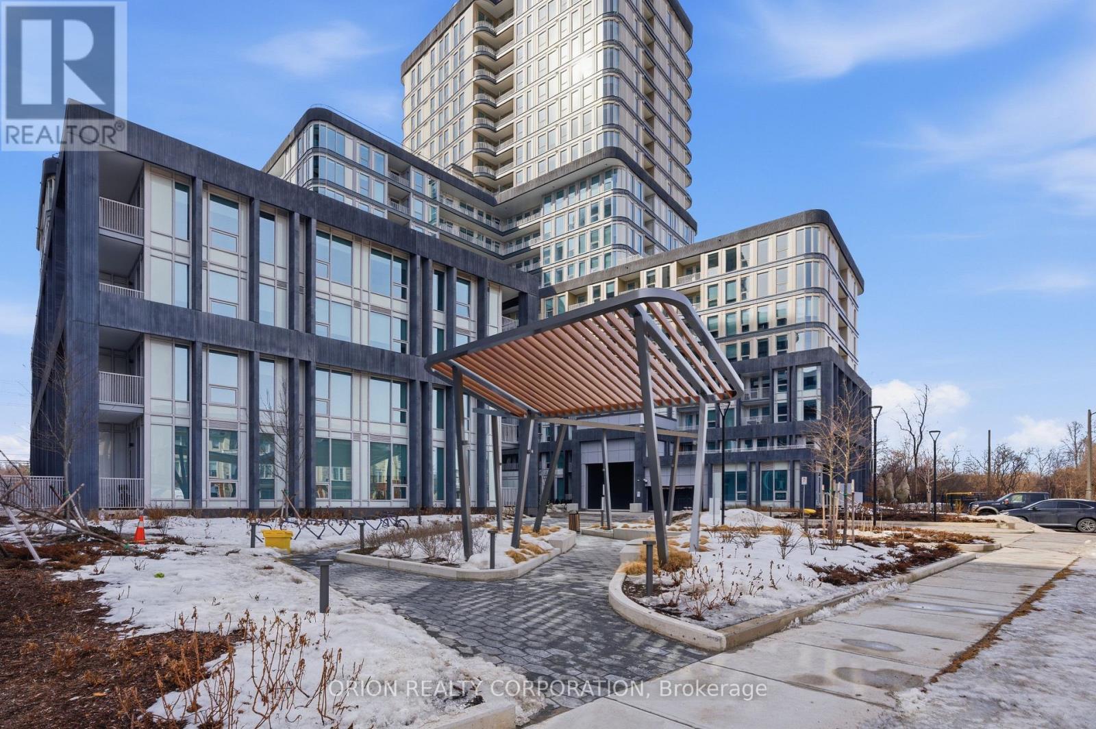 1704 - 3240 William Coltson Avenue, Oakville, Ontario  L6H 8C8 - Photo 2 - W13057668