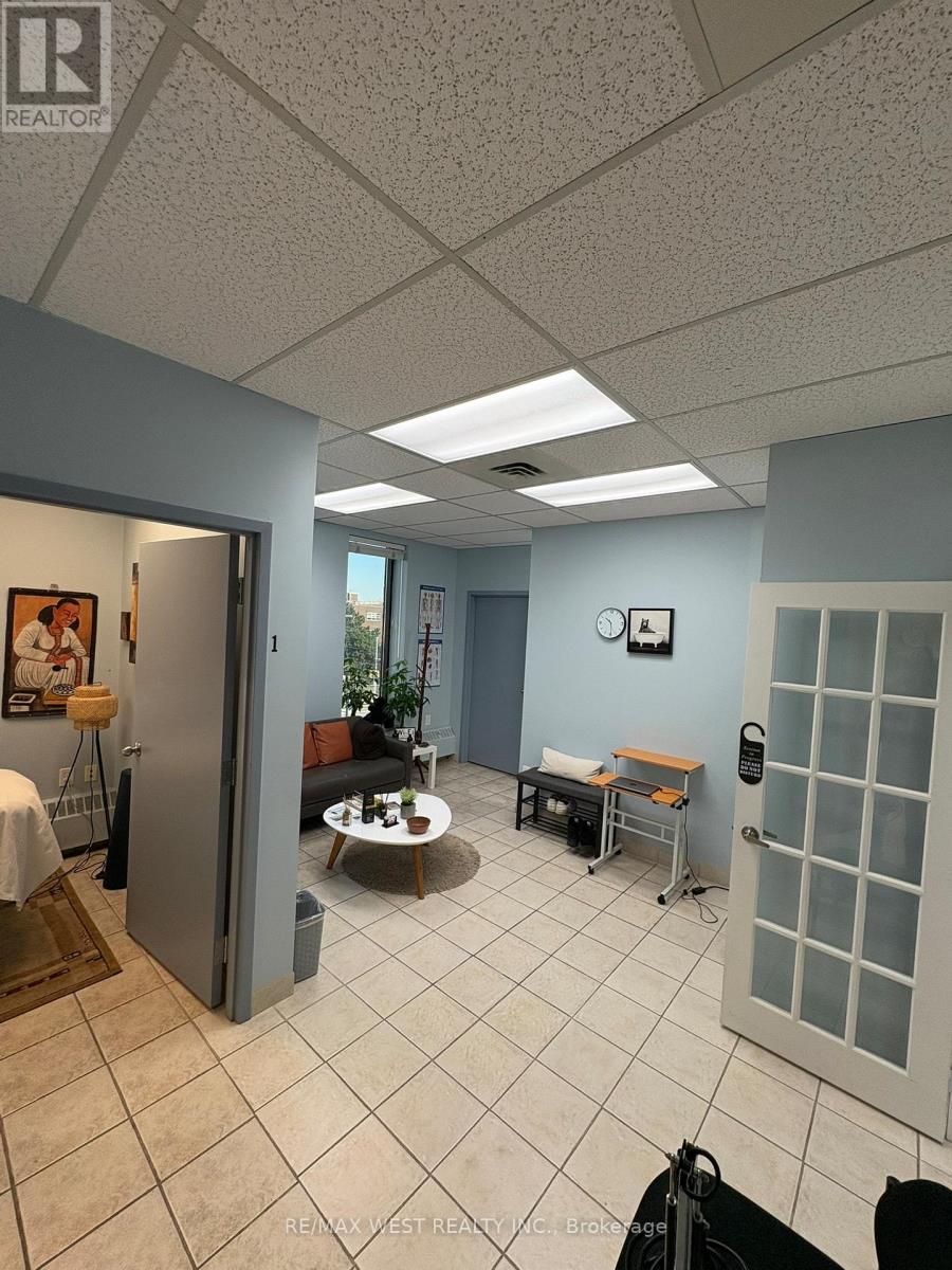 305 - 1017 WILSON AVENUE, Toronto, Ontario