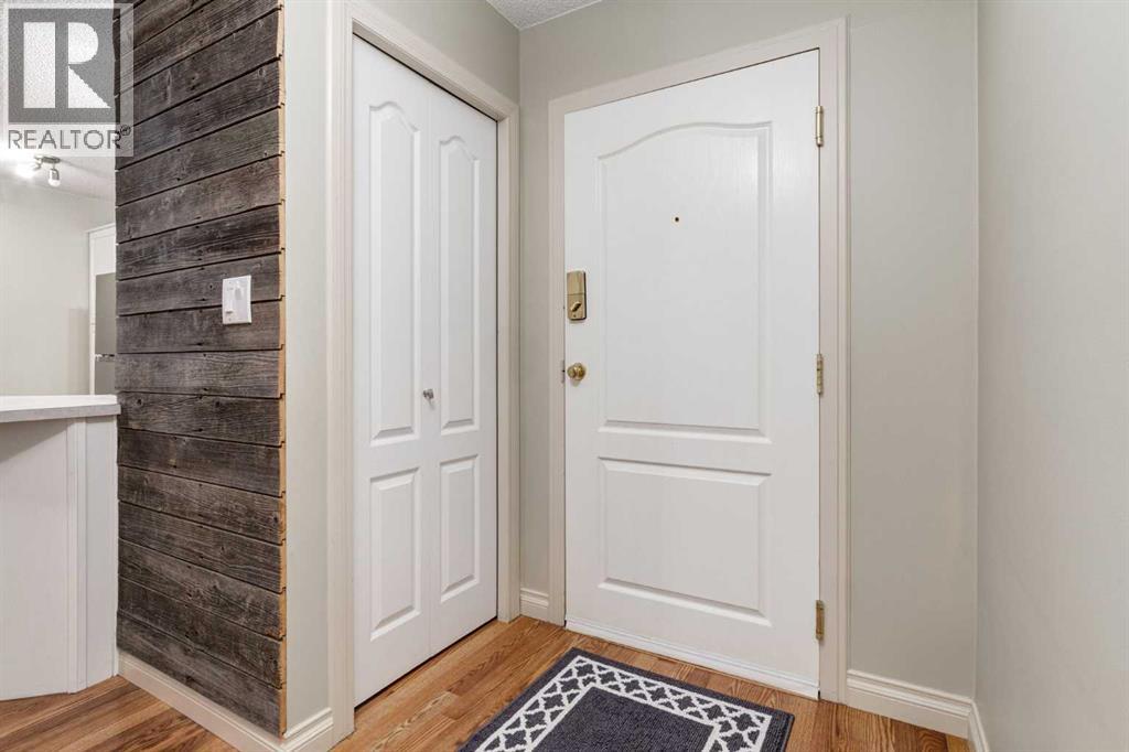 214, 30 Sierra Morena Mews Sw, Calgary, Alberta  T3H 3K7 - Photo 4 - A2304755
