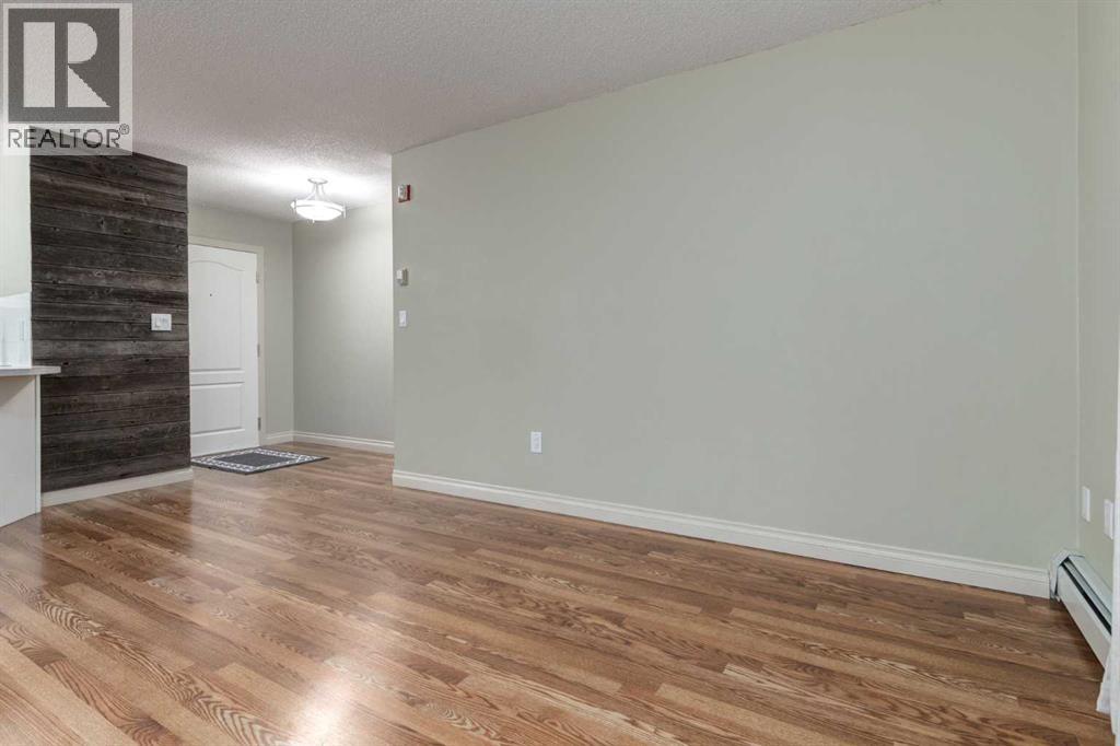 214, 30 Sierra Morena Mews Sw, Calgary, Alberta  T3H 3K7 - Photo 7 - A2304755