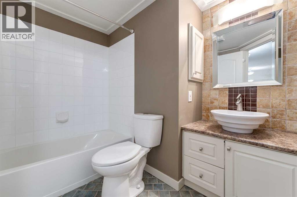 214, 30 Sierra Morena Mews Sw, Calgary, Alberta  T3H 3K7 - Photo 24 - A2304755