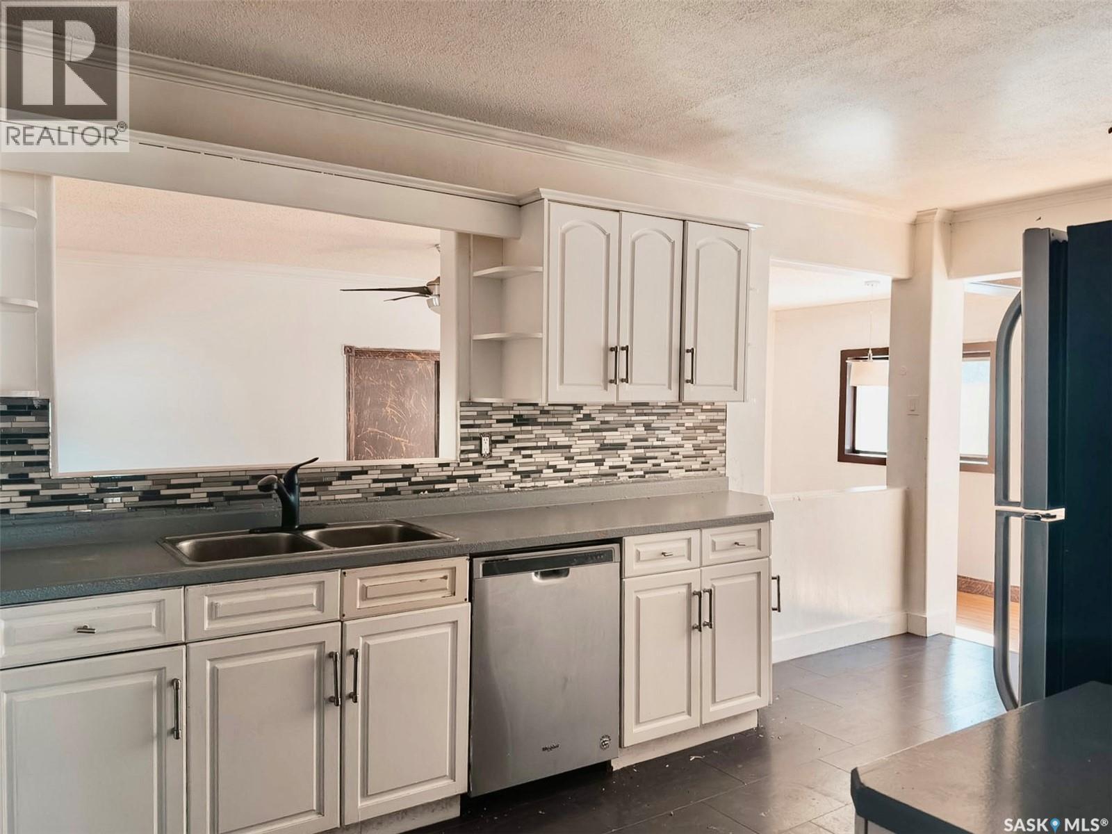 2905 Preston Avenue S, Saskatoon, Saskatchewan  S7J 2G8 - Photo 4 - SK034230