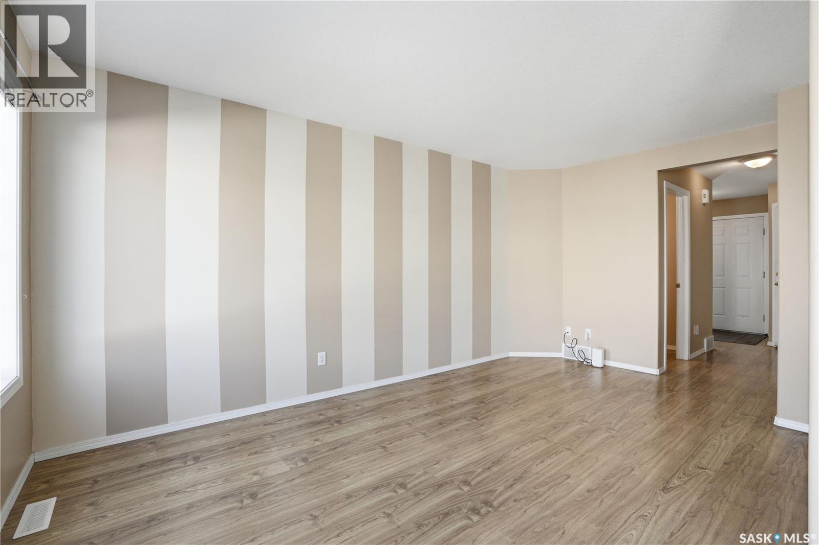 32 111 Fairbrother Crescent, Saskatoon, Saskatchewan  S7S 1L3 - Photo 14 - SK034197