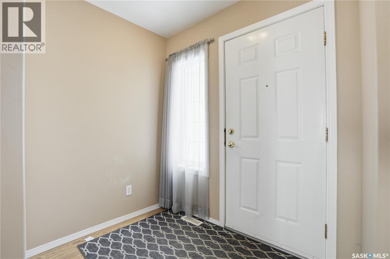 32 111 Fairbrother Crescent, Saskatoon, Saskatchewan  S7S 1L3 - Photo 7 - SK034197