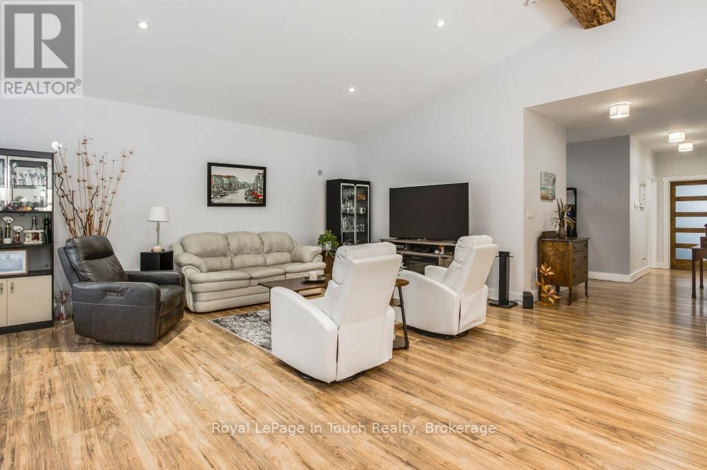 31 Earldom Boulevard, Tay, Ontario  L0K 1R0 - Photo 10 - S12938124