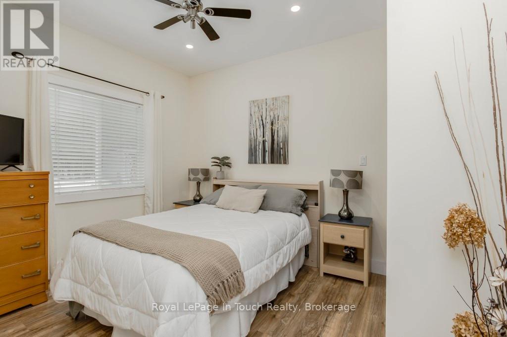 31 Earldom Boulevard, Tay, Ontario  L0K 1R0 - Photo 21 - S12938124