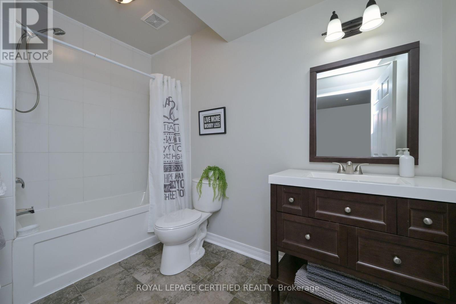 102 Oakes Crescent, Guelph, Ontario  N1E 0J5 - Photo 24 - X12992398