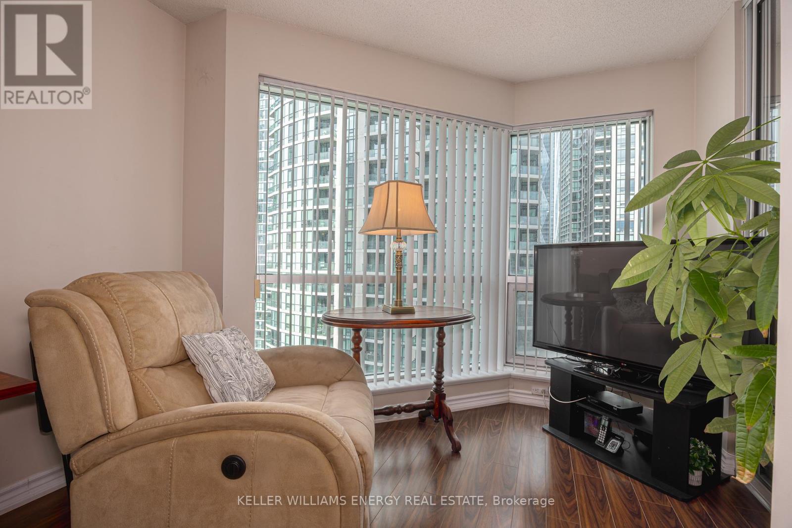 1604 - 10 Yonge Street, Toronto, Ontario  M5E 1R4 - Photo 16 - C12873048