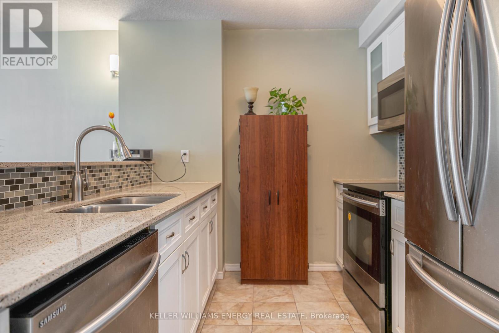 1604 - 10 Yonge Street, Toronto, Ontario  M5E 1R4 - Photo 5 - C12873048