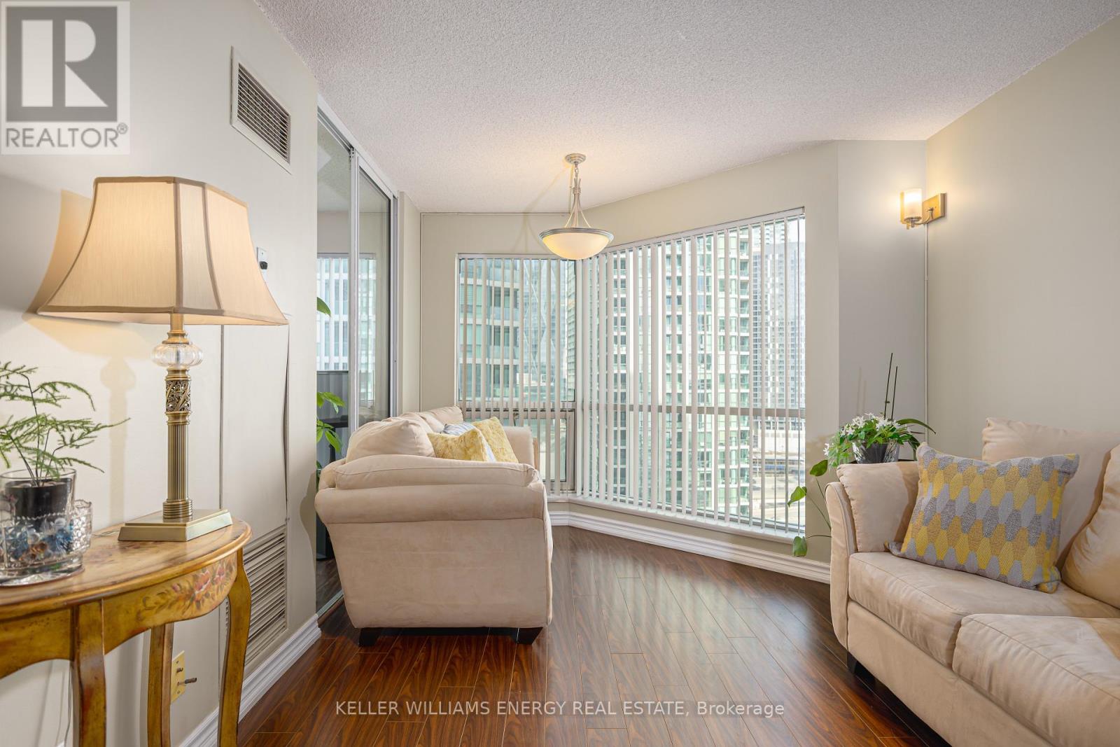 1604 - 10 Yonge Street, Toronto, Ontario  M5E 1R4 - Photo 8 - C12873048