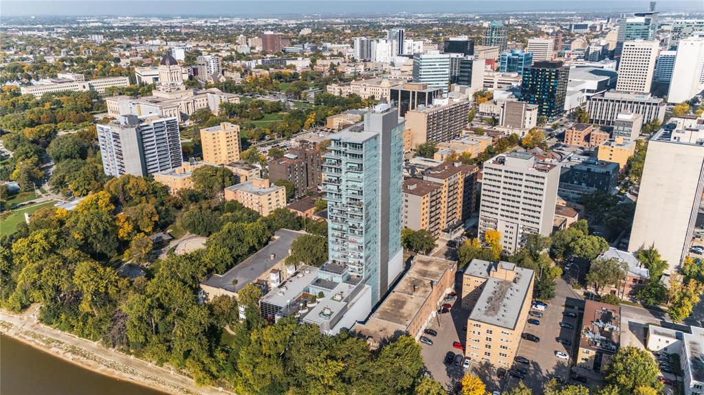 1705 390 Assiniboine Avenue, Winnipeg, Manitoba  R3C 0V2 - Photo 3 - 202608717