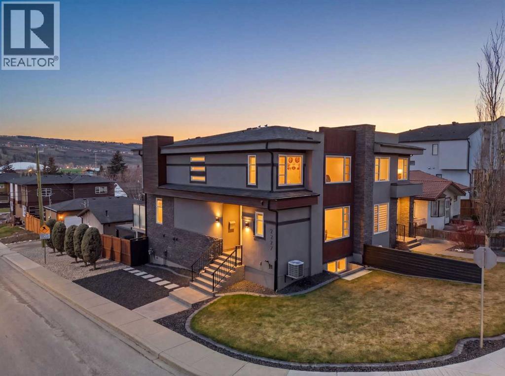 2227 47 Street NW, calgary, Alberta