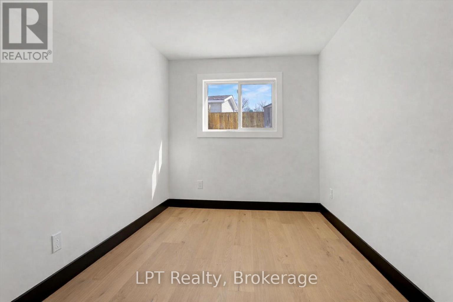 1281 Oxford Street, Oshawa, Ontario  L1J 3W5 - Photo 6 - E13058006