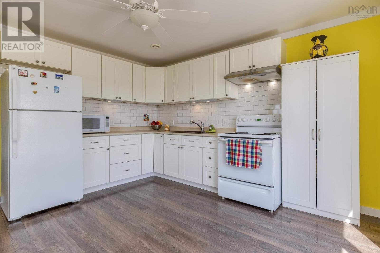 166 Hillside Drive, Boutiliers Point, Nova Scotia  B3Z 1W8 - Photo 12 - 202521594