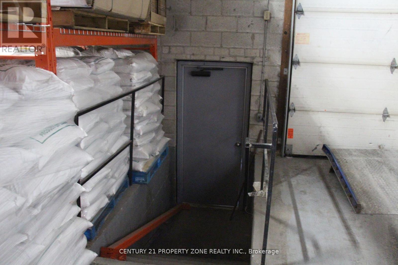 53 & 54 - 173 Advance Boulevard, Brampton, Ontario  L6T 4Z7 - Photo 12 - W12960362