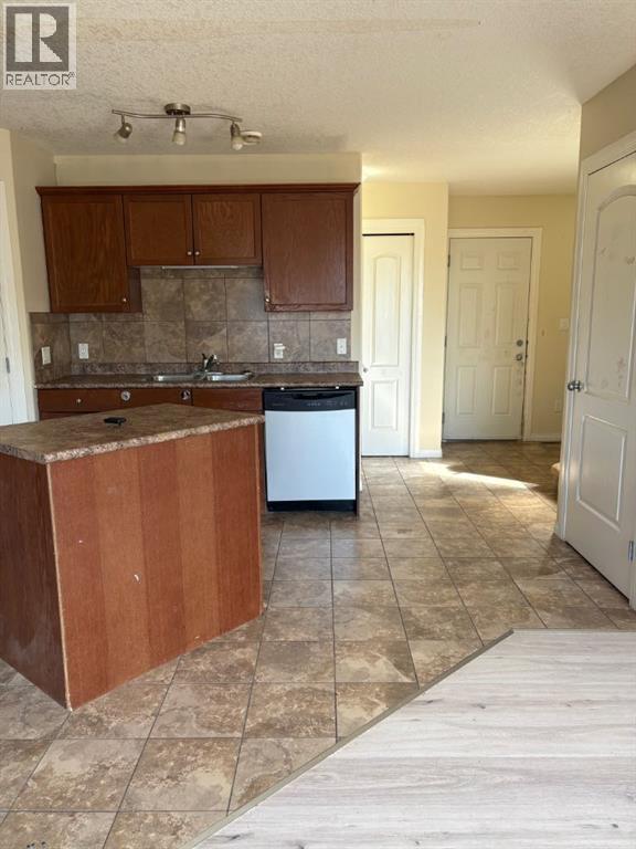 32, 6802 50 Avenue, Camrose, Alberta  T4V 5C7 - Photo 4 - A2271269